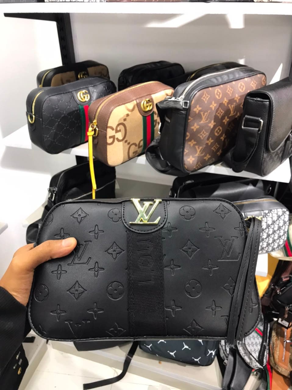 LV Side Bag 3