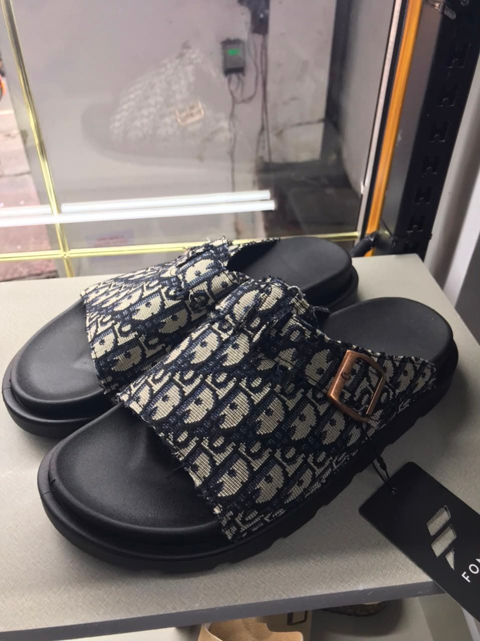 Dior Slide thumbnail 1